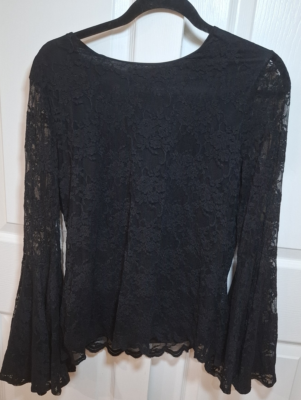 Vince Camuto Black Floral Lace Bell-Sleeve Blouse